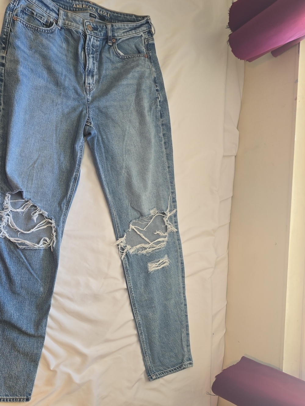 American Eagle Outfitters Light Blue Ripped Boyfriend Jeans